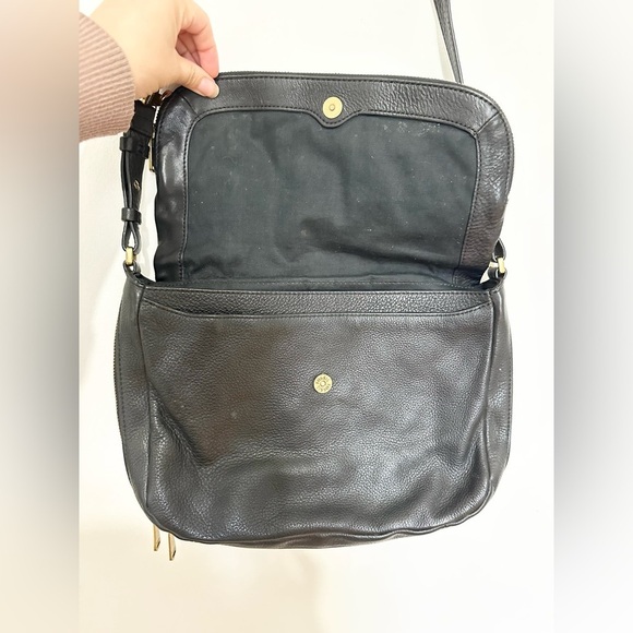 Vintage Fossil Issue No 1954 Black Leather/Gold Zip Crossbody Handbag Purse Lrg - Picture 2 of 4